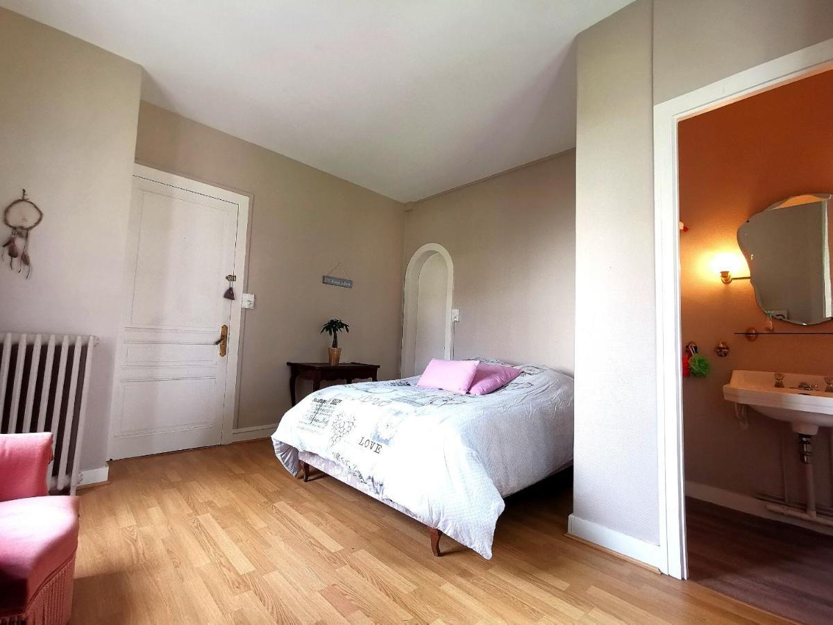 Chambres D'Hotes La Maison Blanche Saint-Junien Dış mekan fotoğraf