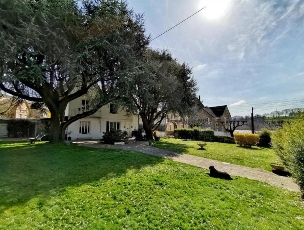 Chambres D'Hotes La Maison Blanche Saint-Junien Dış mekan fotoğraf