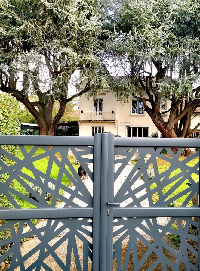 Chambres D'Hotes La Maison Blanche Saint-Junien Dış mekan fotoğraf