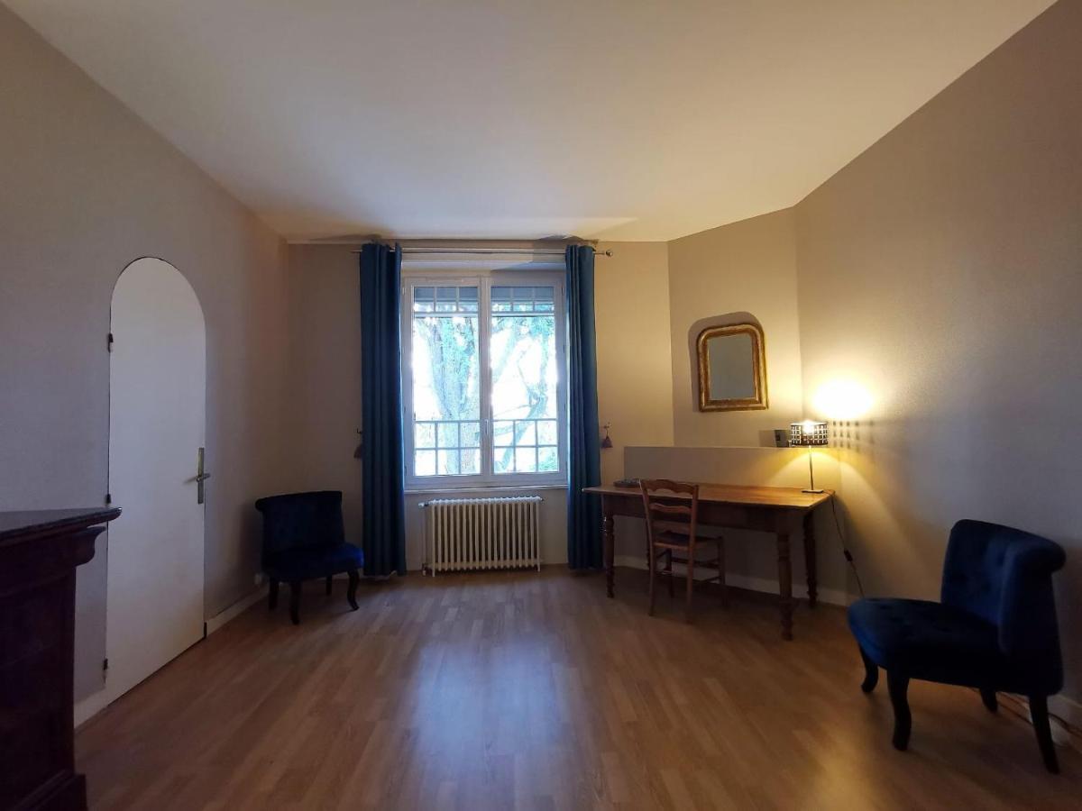 Chambres D'Hotes La Maison Blanche Saint-Junien Dış mekan fotoğraf